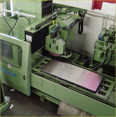 ZANCHIN & C snc | Officine meccaniche | REALIZZAZIONE PRODUZIONE STAMPI TERMOREGOLATI PIANI DI RISCALDO PIANI DI RISCALDO MONTATI SERVIZIO LAVORAZIONI TORNITURE SERVIZI LAVORAZIONE ASSIEMAGGIO ATTREZZATURE | VARESE provincia di Varese